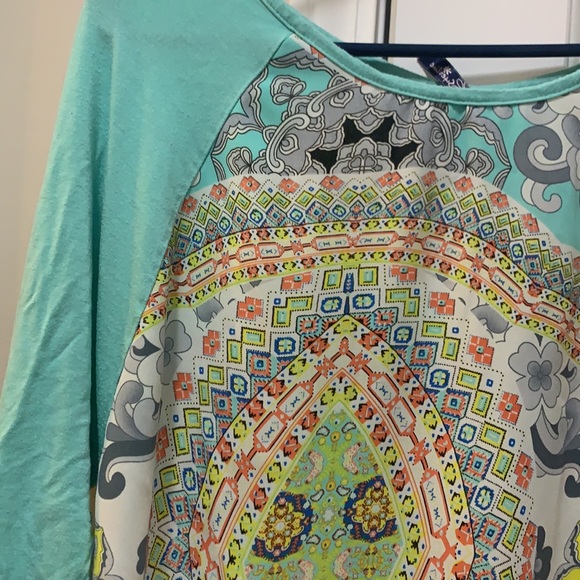 Colorful top - Picture 2 of 3